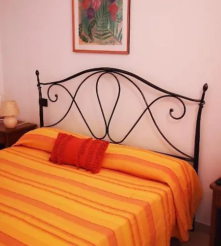 Govi Pensión Diano Castello