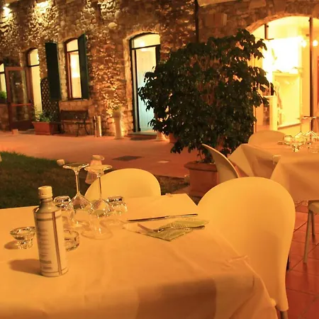 Govi ゲストハウス ディアーノ・カステッロ